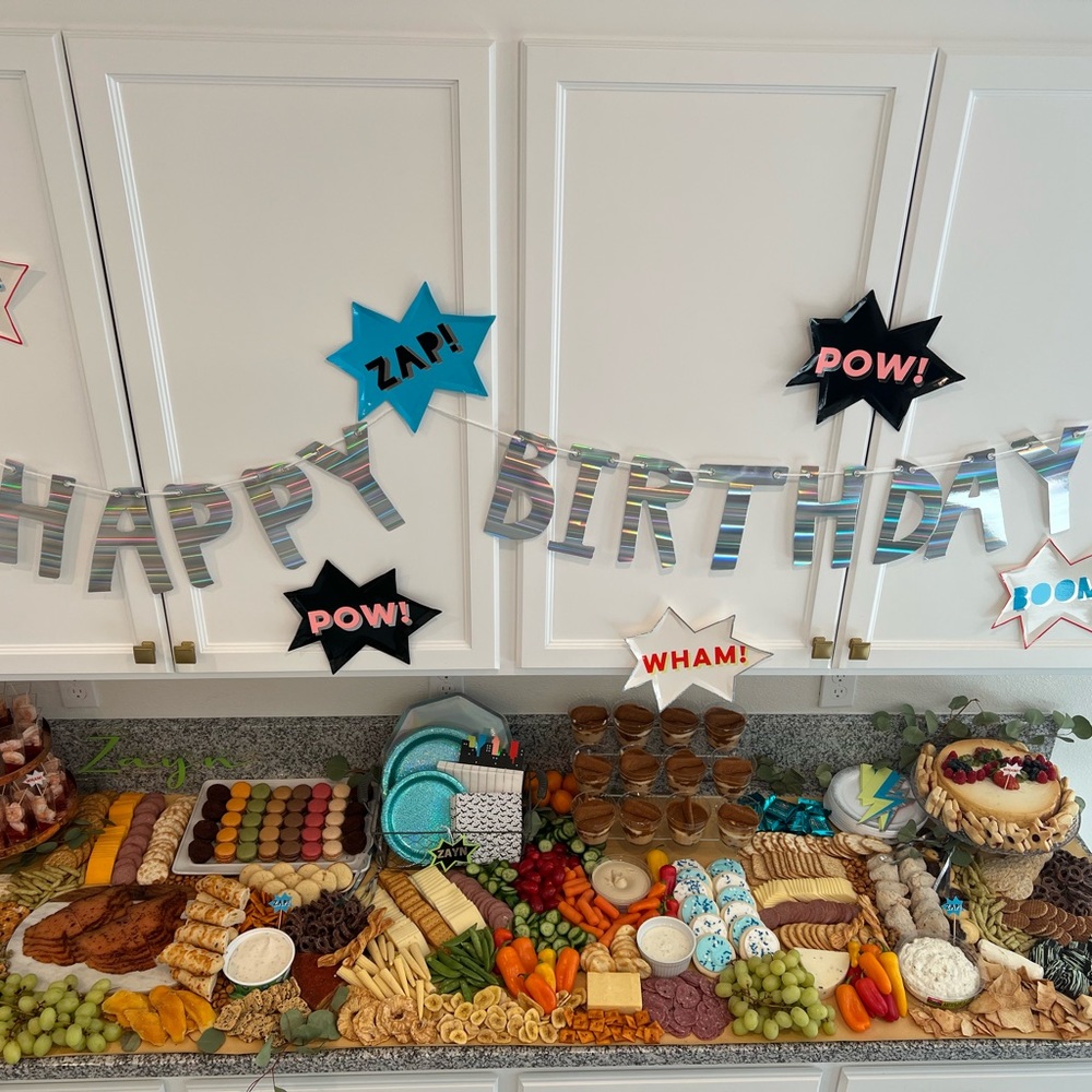 Superhero Party - Picture 2 of 5